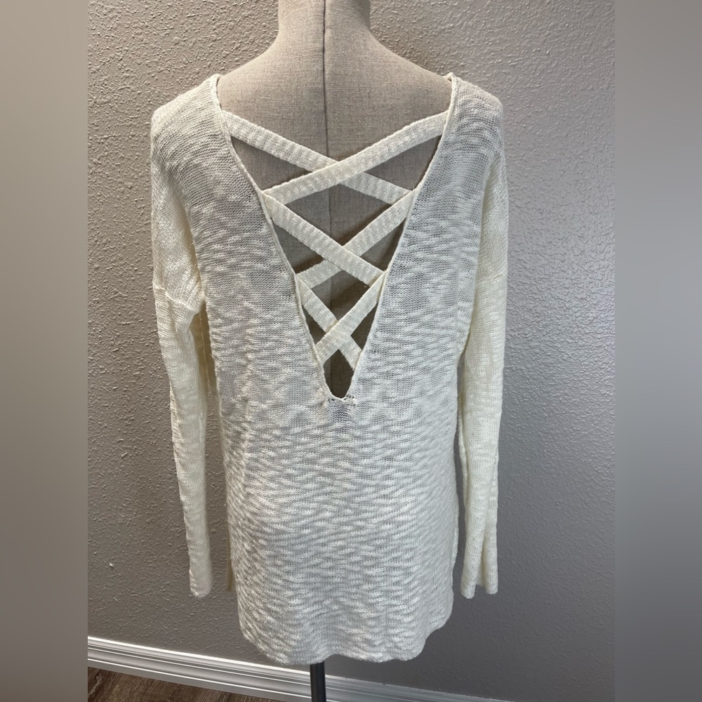 Buckle Daytrip Sweater Top With Back Detail